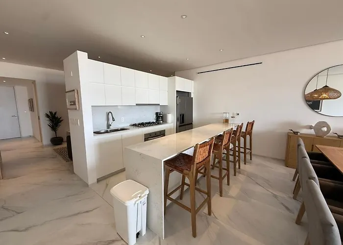 Golf Course & Ocean View With 3 Bd 4ba Cora Apartment *